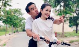 Giản dị nhưng độc lạ như Quyền Linh, kỉ niệm 13 năm ngày cưới với dép tổ ong và xe đạp