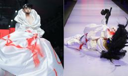 “Nhĩ Thái” Trần Chí Bằng ngã sấp mặt vì đi giày cao gót, mặc váy bồng bềnh