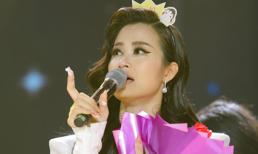 Đông Nhi khóc đến 3 lần trước tình cảm của người thân, bạn bè và fan trong ngày sinh nhật