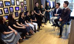 Đào tạo MC truyền hình kỹ năng 'phối đồ, chụp ảnh': Tưởng 'bị sai sai' hóa ra lại quá chuyên nghiệp