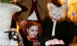 Harper hóa xác sống cùng mẹ và các anh trai quẩy tung đêm Halloween 