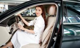 Ca sĩ Bích Phương tậu xe hơi tiền tỉ, màu ngọc lục bảo
