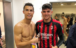 Siêu sao Cris Ronaldo vô tình khiến đồng đội lộ 'phần nhạy cảm'