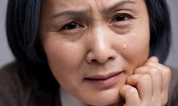 Cầm đùi gà con rể mua cho, chưa kịp ăn con gái tôi đã giật lại rồi hét lên, nghe mà thật đau đớn tủi hờn