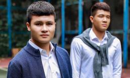 Quang Hải chụp ảnh như 'soái ca' bên Hà Đức Chinh ngay trước trận gặp Malaysia