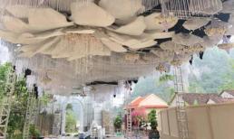 Đám cưới 'khủng' ở Cao Bằng trang trí 100% bằng hoa tươi, tiền bắc rạp đã ngốn 2,5 tỷ đồng khiến dân mạng choáng váng