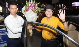 Danh ca Tuấn Vũ trở lại Hà Nội sau 10 năm, được fan đề nghị 'thiết đãi nguyên một con trâu'