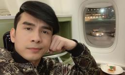 Ca sĩ Đan Trường lo lắng vì máy bay gặp sự cố khi đang di chuyển trên bầu trời