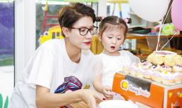 Con gái Trang Trần khoe vẻ xinh xắn, đáng yêu bên mẹ trong ngày mừng tuổi mới