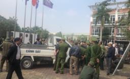 CĐV quây kín trụ sở VFF vì không mua được vé online xem đội tuyển Việt Nam