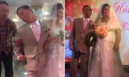 Đám cưới cổ tích của chú rể khuyết tật 47 tuổi và cô dâu xinh đẹp kém 20 tuổi