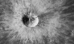 NASA công bố hình cực rõ nét chụp trên bề mặt của Mặt Trăng