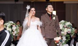 Vợ Huy Cung mặc váy 200 triệu, bật khóc trong đám cưới hoành tráng