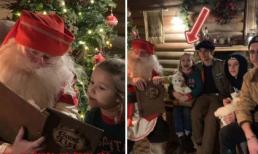 Harper thích thú khi được gặp ông già Noel trước thềm Giáng sinh 