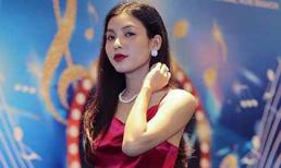 Chân dung nữ MC bị 'ném đá' vì dẫn vô duyên trong chương trình có Quang Hải, Anh Đức