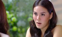 Đến công ty thăm chồng, vợ hí hửng bóc món quà Noel trên bàn làm việc của chồng để rồi hùng hổ đi tìm kẻ tặng quà