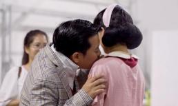 Nhìn cảnh Trường Giang cắn chỉ áo cho vợ, hẳn ai cũng phải thảng thốt: 'Anh thay đổi thật rồi'