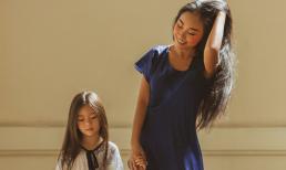 Đoan Trang nhẹ nhàng, bay bổng tạo dáng bên con gái 