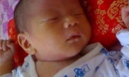 Bé trai tử vong tại tiệc mừng đầy tháng, sau khi nghe bác sĩ xác định nguyên nhân cái chết, người mẹ giận dữ tát luôn vào mặt bố chồng