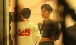 Sau khi âm thầm rút vốn khỏi công ty Phạm Băng Băng, Lý Thần đi tiệc cuối năm với gương mặt tiều tụy