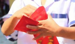 Mùng 1 Tết đến chơi nhà người yêu tôi bị các cháu của em làm cho một vố xấu hổ chỉ muốn độn thổ