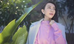 'Chị Mười Ba' Thu Trang du xuân Đà Lạt, đẹp dịu dàng nổi bật giữa rừng hoa