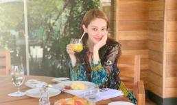 Bà xã Trịnh Gia Dĩnh lại tới Việt Nam nghỉ dưỡng trước khi sinh con 