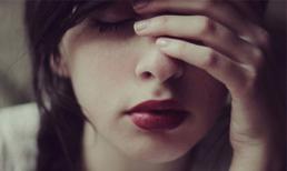 Lần đầu tiên Valentine chồng tặng quà, chưa kịp vui mừng tôi đã ngã quỵ khi nghe anh nói tin dữ