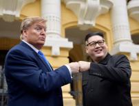 Bản sao của ông Kim Jong-un và Donald Trump bất ngờ xuất hiện tại Hà Nội 