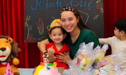 Hải Băng lộ rõ sự tăng cân với gương mặt 'tròn xoe' trong sinh nhật hai tuổi của con gái