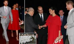 Bị chỉ trích mặc đồ ôm sát, Công nương Meghan biết điều khi diện đầm giấu bụng nhưng vẫn không quên chơi sang