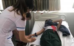 19 học sinh nhập viện sau khi uống trà sữa mua ngoài cổng trường
