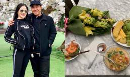 Vợ Quyền Linh khiến ai cũng ganh tỵ vì được chồng nấu ăn, tặng hoa mỗi buổi sáng trong biệt thự tiền tỷ