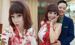 Cô dâu 62 tuổi ăn mặc lòe loẹt gợi cảm, lộ cả nội y khi livestream khiến nhiều người ngán ngẩm