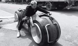 Siêu mô tô 2,7 tỷ tưởng chỉ có trên phim bất ngờ lăn bánh trên đường phố Hà Nội