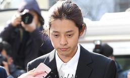 “Kẻ biến thái” Jung Joon Young lộ diện tại sở cảnh sát, khung cảnh hỗn loạn phản ánh sự phẫn nộ của dư luận xứ Hàn