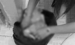 Vụ phát hiện thi thể em bé trong thùng rác nhà vệ sinh ở Đồng Nai: Bị mẹ siết cổ đến chết