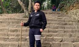 Sau ồn ào tình cảm, thiếu gia Phan Thành chống gậy lên chùa tìm sự yên bình