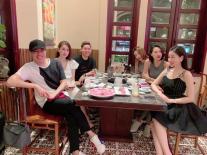 Tập thể dục còn diện đồ đôi cùng nhau, Minh Triệu và Kỳ Duyên lại làm fan đứng ngồi không yên