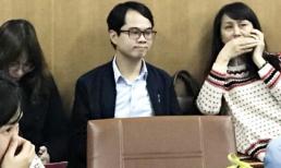 BS Phong xuất hiện trong buổi gặp gỡ báo chí ở Bệnh viện Bạch Mai