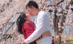 Vợ chồng Ốc Thanh Vân diễn cảnh mật ngọt 'tình bể bình' như chụp hình cưới