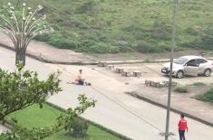 Vụ cô gái bị đâm nhiều nhát tử vong ở Ninh Bình: 'Con gọi về cầu cứu tôi khi bạn trai cũ chốt cửa xe, không cho nó xuống'