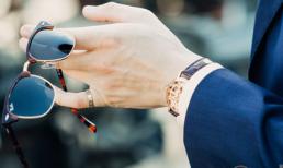 Sự khác biệt: Trong khi người nghèo luôn cố gắng mua một chiếc tivi thật to giữa phòng khách thì người giàu lại có một thư viện lớn trong nhà