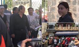 Bố và người thân đón quan tài cố nghệ sĩ Anh Vũ, một số sao và rất nhiều người dân cũng đến chùa Ấn Quang đưa tiễn