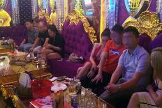 Vừa tạo điều kiện về ma túy, Phúc XO còn cung cấp chân dài trẻ đẹp 'bay lắc' cùng khách hàng