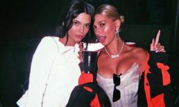Khoe vòng một bốc lửa bên Kendall, Hailey Baldwin cùng chồng đua nhau chiếm tâm điểm trên Instagram bạn thân