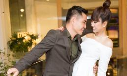 Trung Dũng nắm tay, ôm chặt Thuý Ngân ở sự kiện