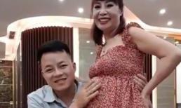 Xuất hiện với bụng bầu cực lớn như sắp lâm bồn, cô dâu 62 tuổi lại phát ngôn sốc khi tuyên bố đang tiết kiệm tiền để đẻ mổ