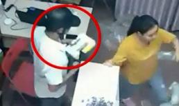 Nam thanh niên vờ mua đồ, trộm iPhone ngay trước mặt nữ nhân viên