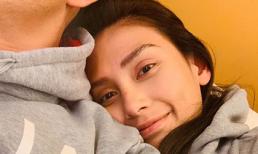 Giữa tin đồn có bạn trai, Võ Hoàng Yến diện áo đôi tựa đầu vào vai người đàn ông bí ẩn